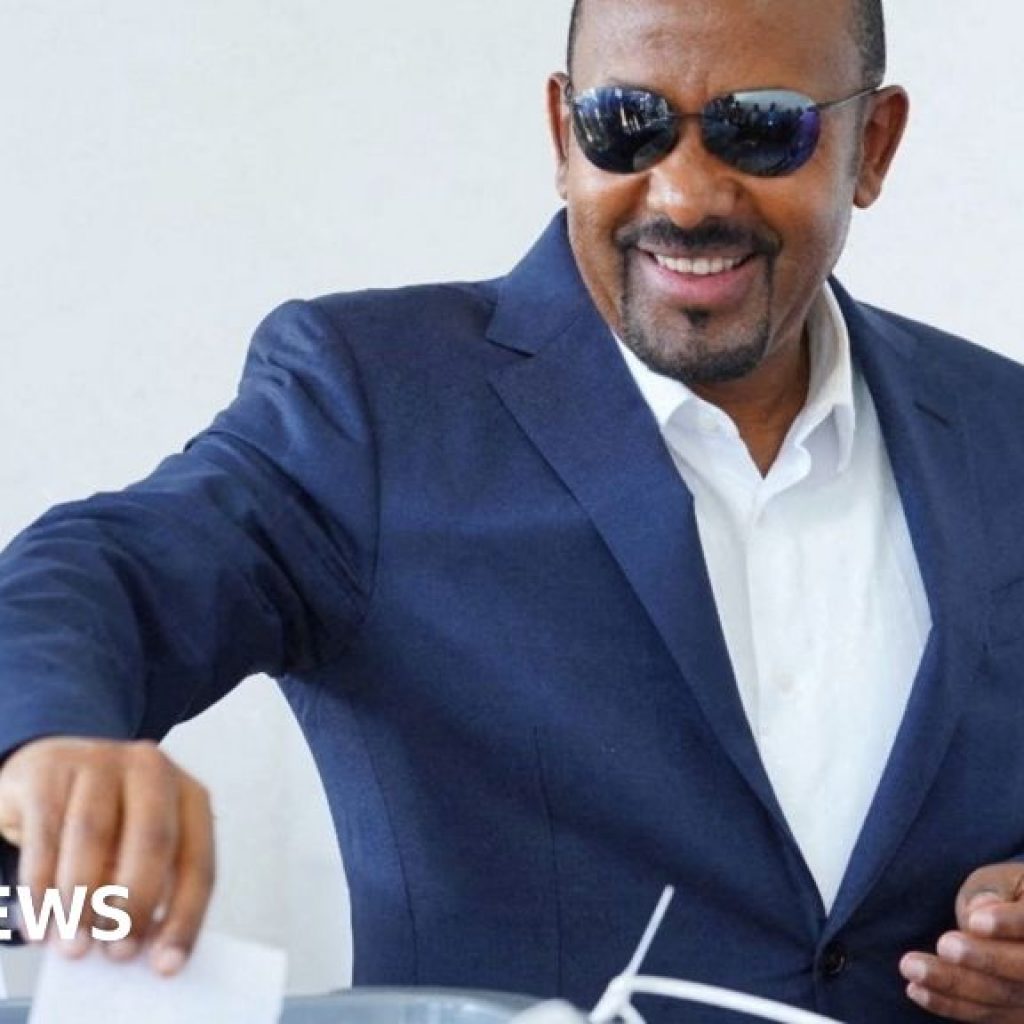 Nobel Peace Prize winner triumphs at Ethiopian polls but
fears grow of new conflict