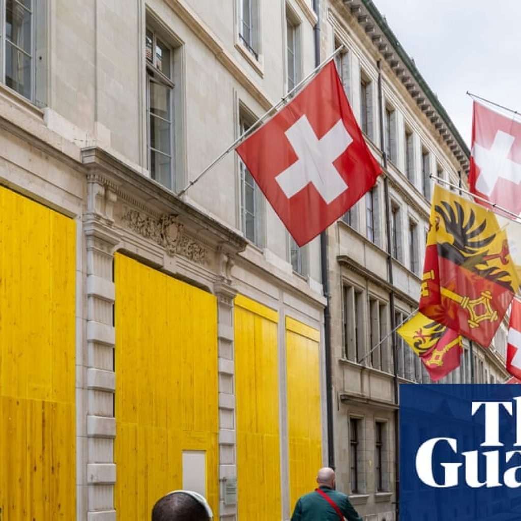 Swiss wait to hear result of ballot on capping population at
10 million