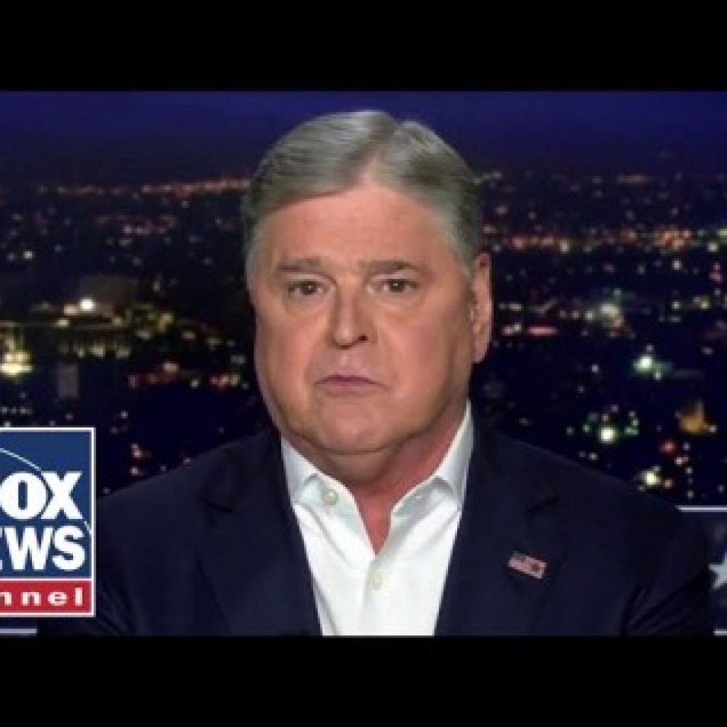 Hannity Shamelessly Defends Trump’s Reflecting Pool
Lies
