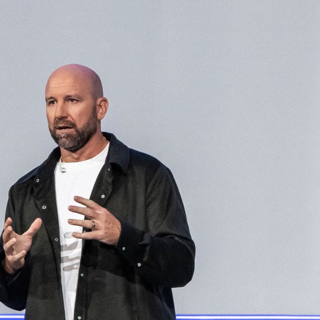 Meta CTO Andrew Bosworth Admits the Company’s AI Reorg Was
‘Atrocious’
