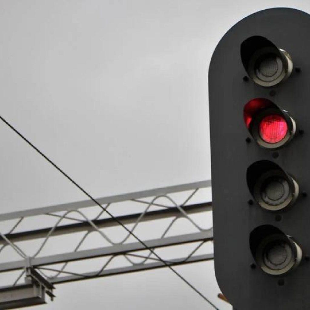 The bond market is flashing a clear signal on interest
rates. Bitcoin bulls should take note