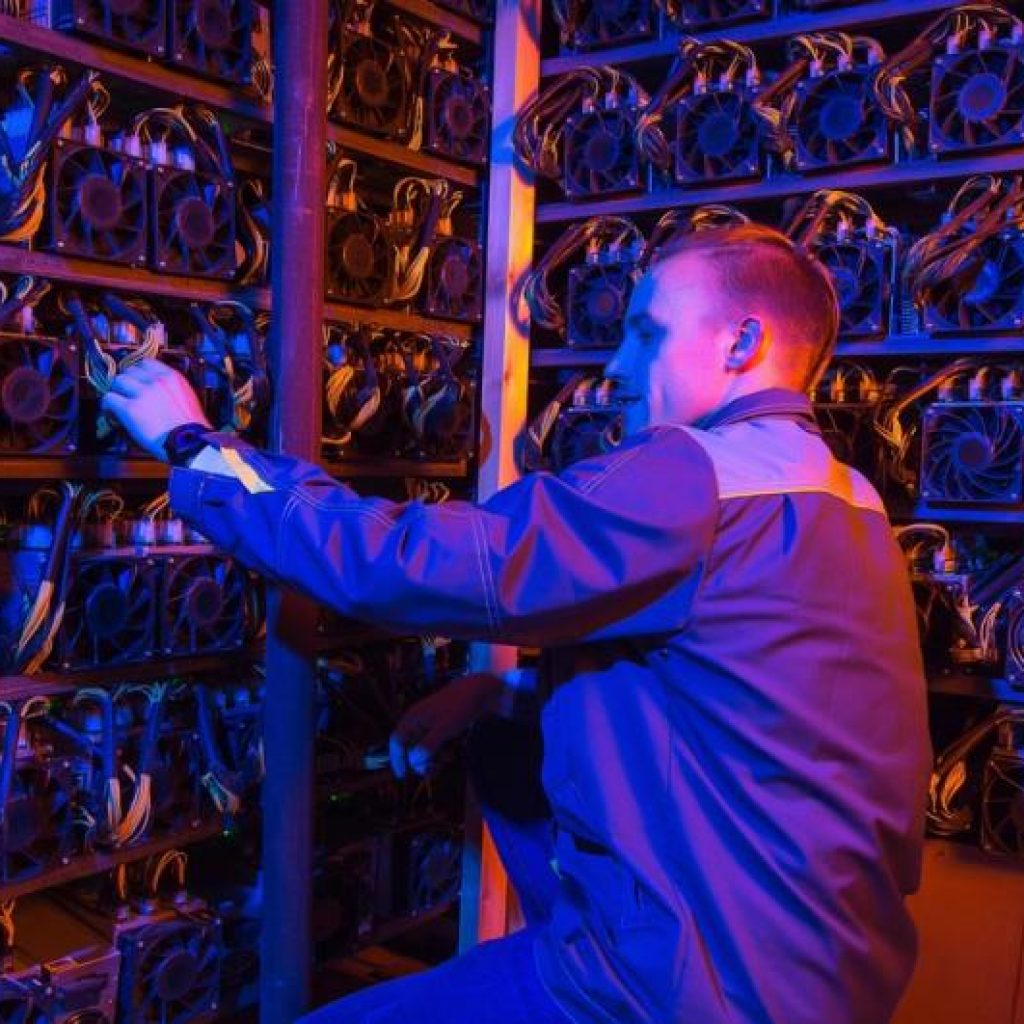 Bitcoin miner TeraWulf soars on a $19 billion AI data-center
lease with Anthropic