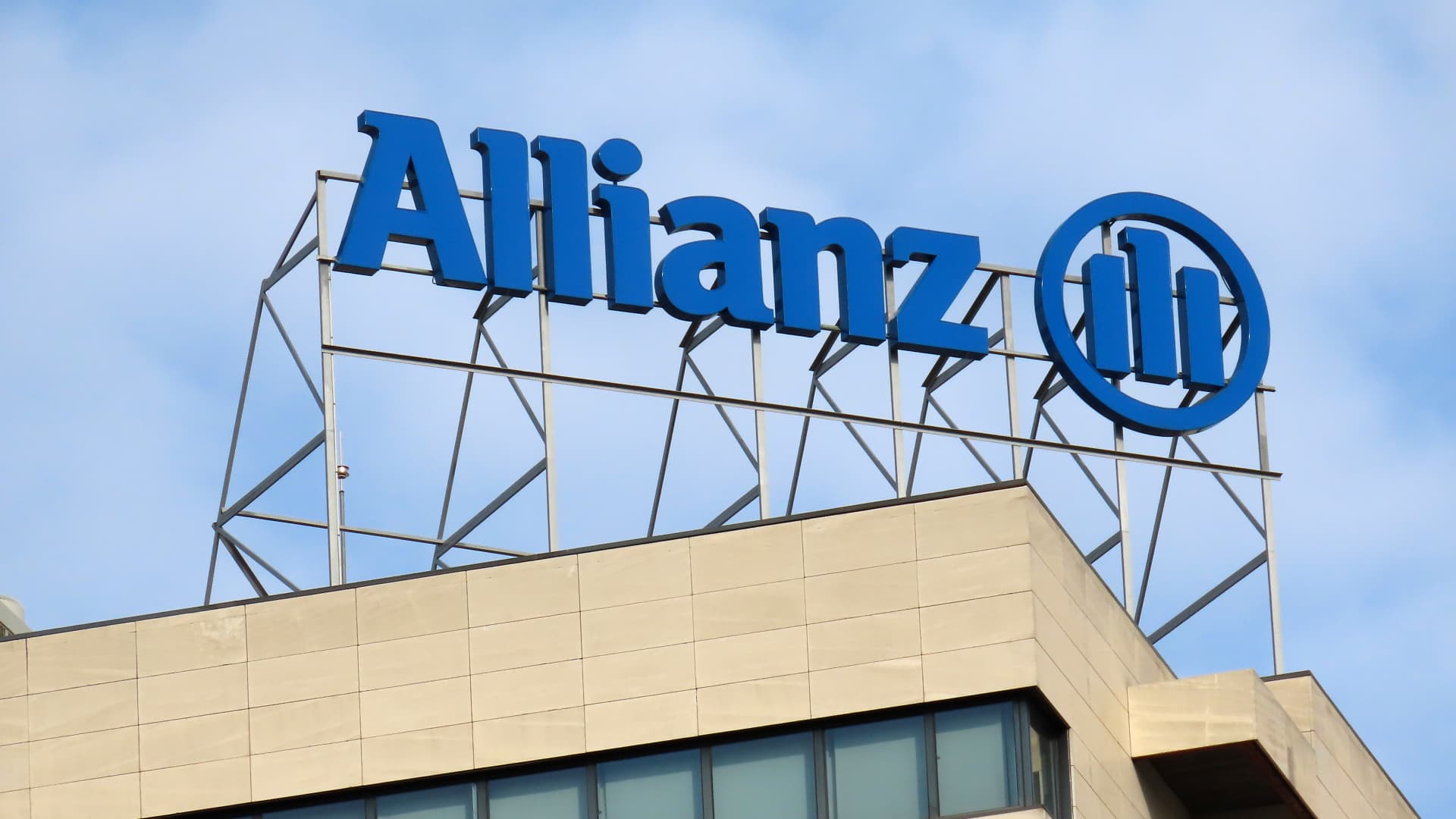 Allianz to buy HSBC’s Singapore insurance unit for $2.09
billion