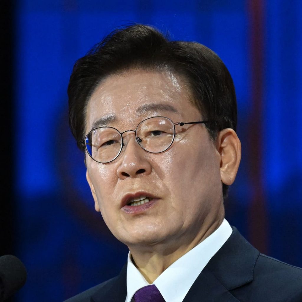 South Korea’s president invokes dramatic Japan realty crash
to push domestic property agenda