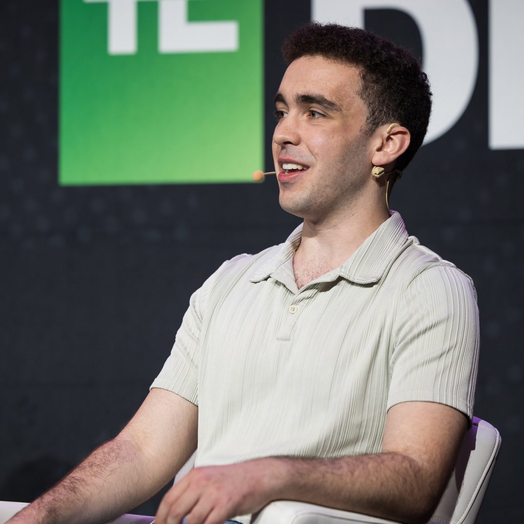 Filing: College app Fizz accuses VC of sharing confidential
startup information with rival Sidechat