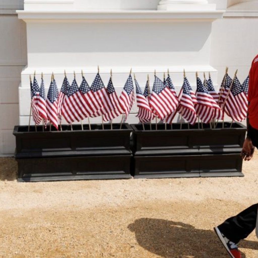 Trump’s July 4 plans face unexpected challenge: Blazing
heat