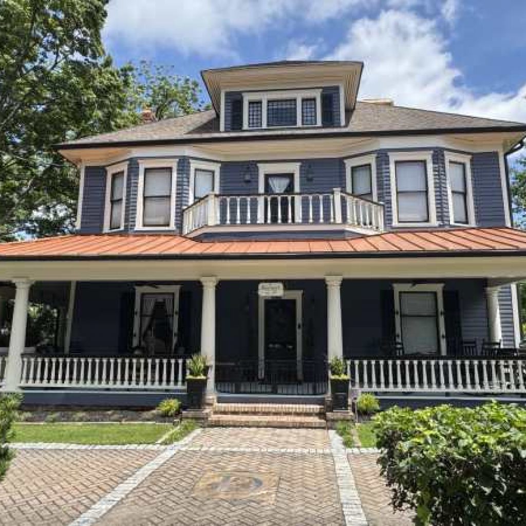 Norcross tour by The Georgia Trust for Historic Preservation
highlights the city’s rich architectural history