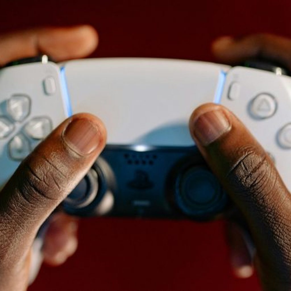 Imagine a DualSense controller with a detachable touchscreen
— that’s Sony’s latest idea