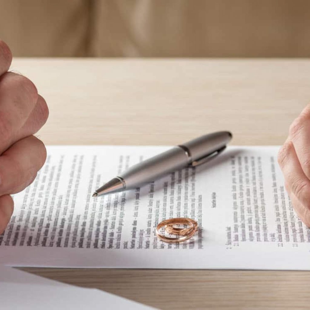 The enduring health cost of a hostile divorce