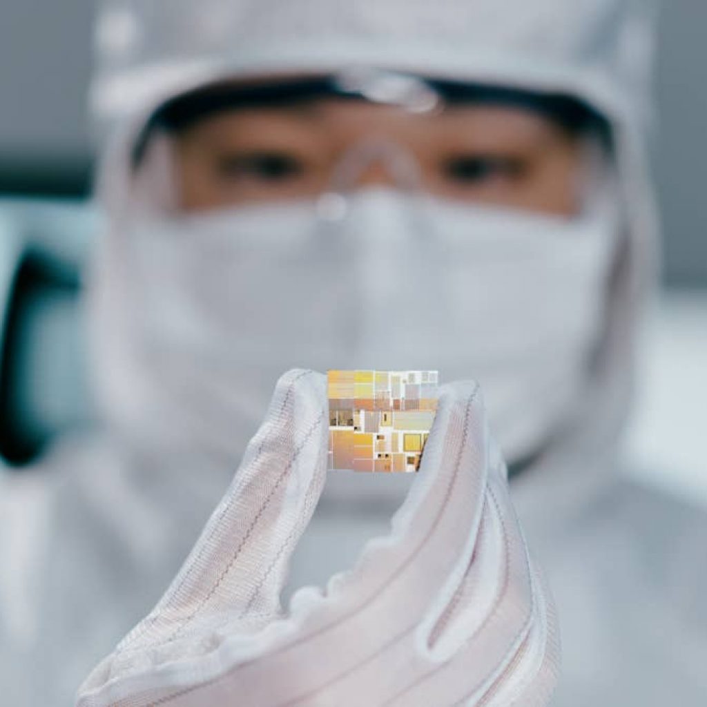 Veteran strategist sends strong warning on semiconductor stocks