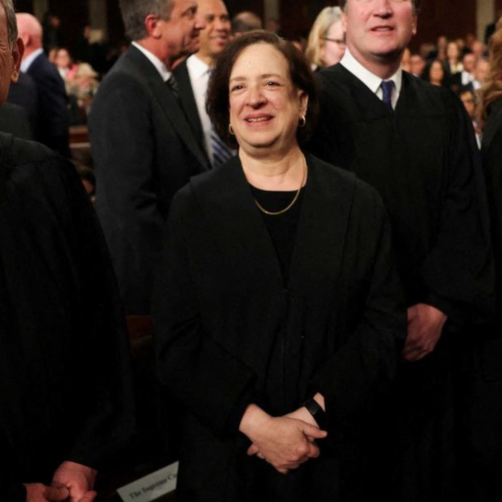 Judge reams right-wing colleague’s screeching appeal to
Supreme Court