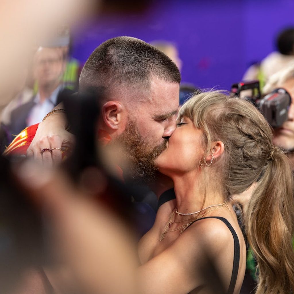 Taylor Swift & Travis Kelce’s Relationship Timeline, Explained