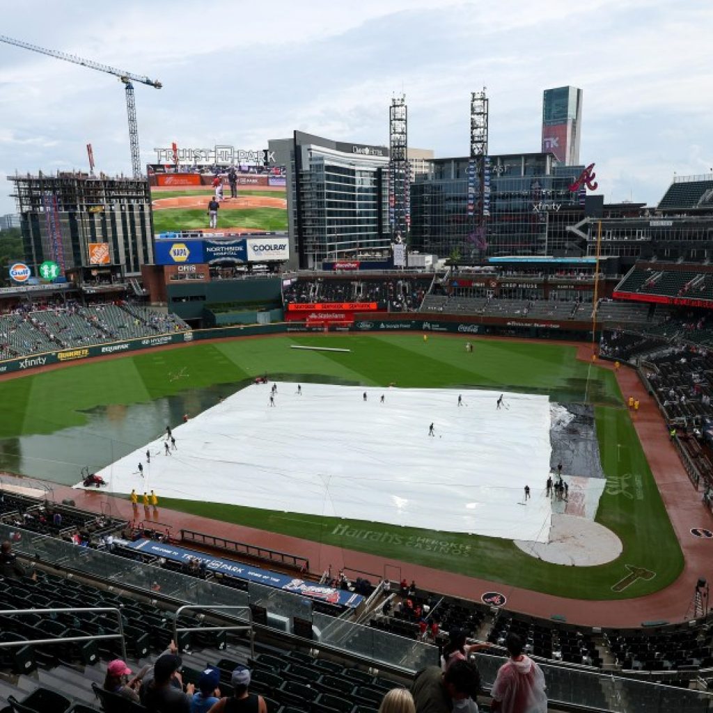 Braves vs. Mets potential rain delay chat and
discussion
