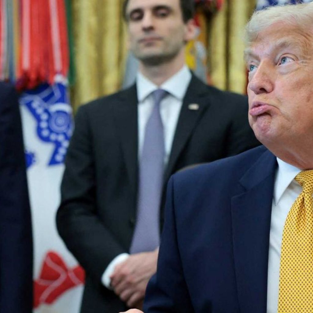 Judge demands Trump surrender his financial records