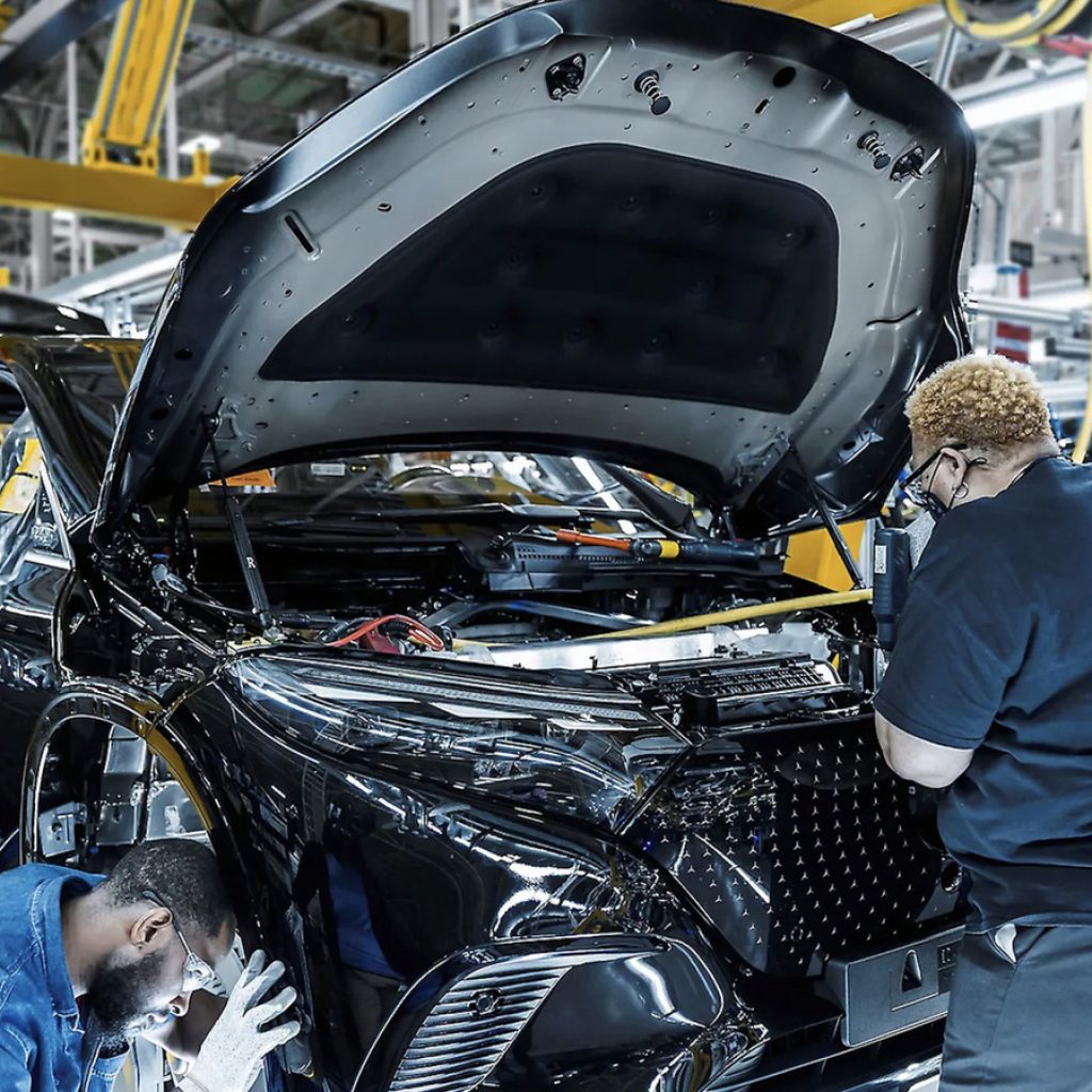 Mercedes-Benz Could Have Until 2030 To Comply With Chinese
Ownership Regulations Approved By Senate Panel