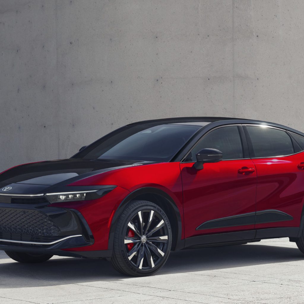 Toyota Fixed The Crown’s Two-Tone Paint You Thought Was
Ugly