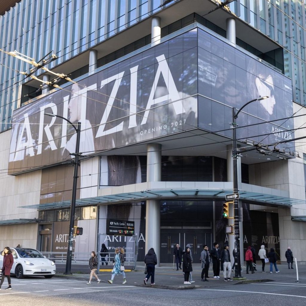 Aritzia revenue up 43%, digital revenue up 55% in latest quarter