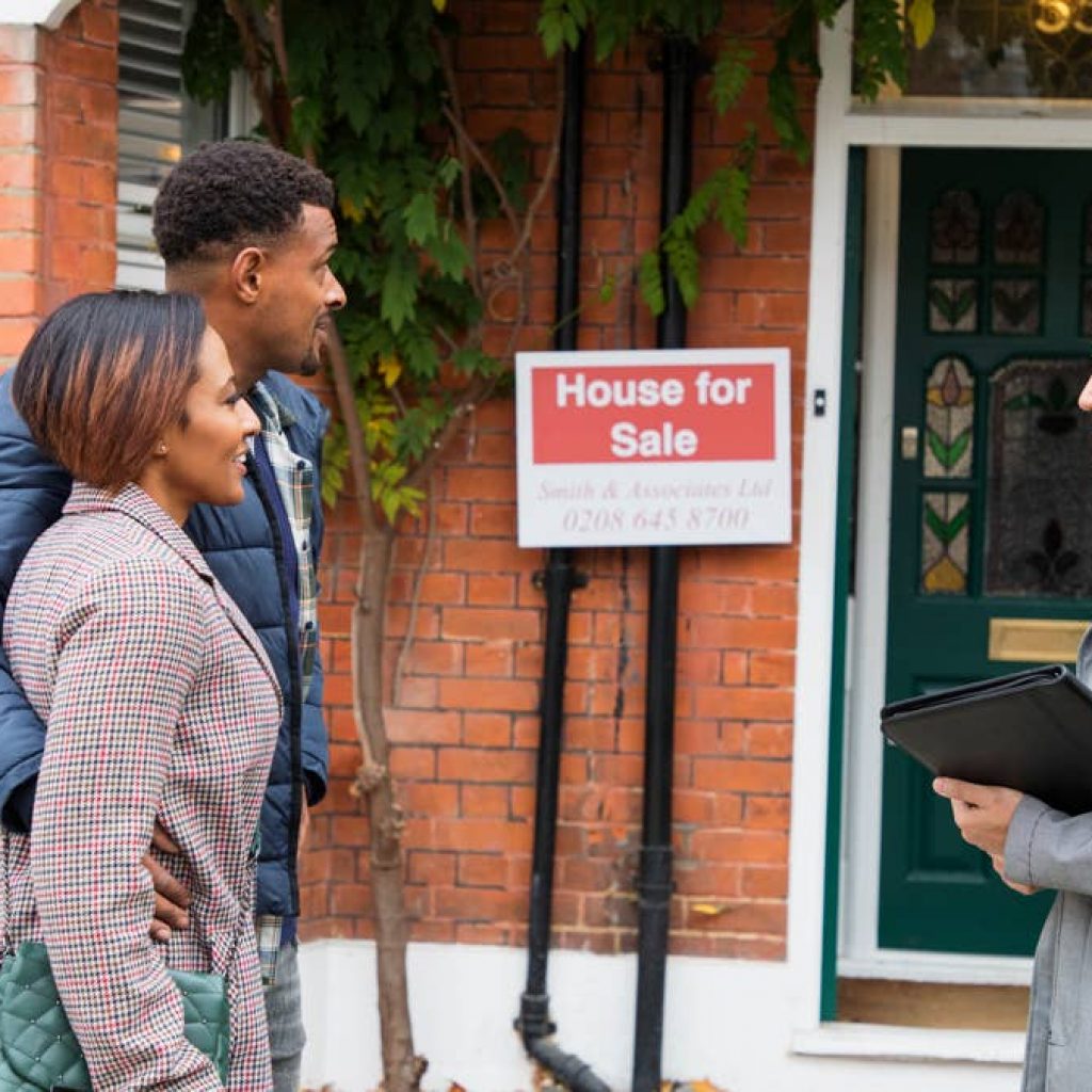 Fannie Mae predicts shift in mortgage rates, housing market