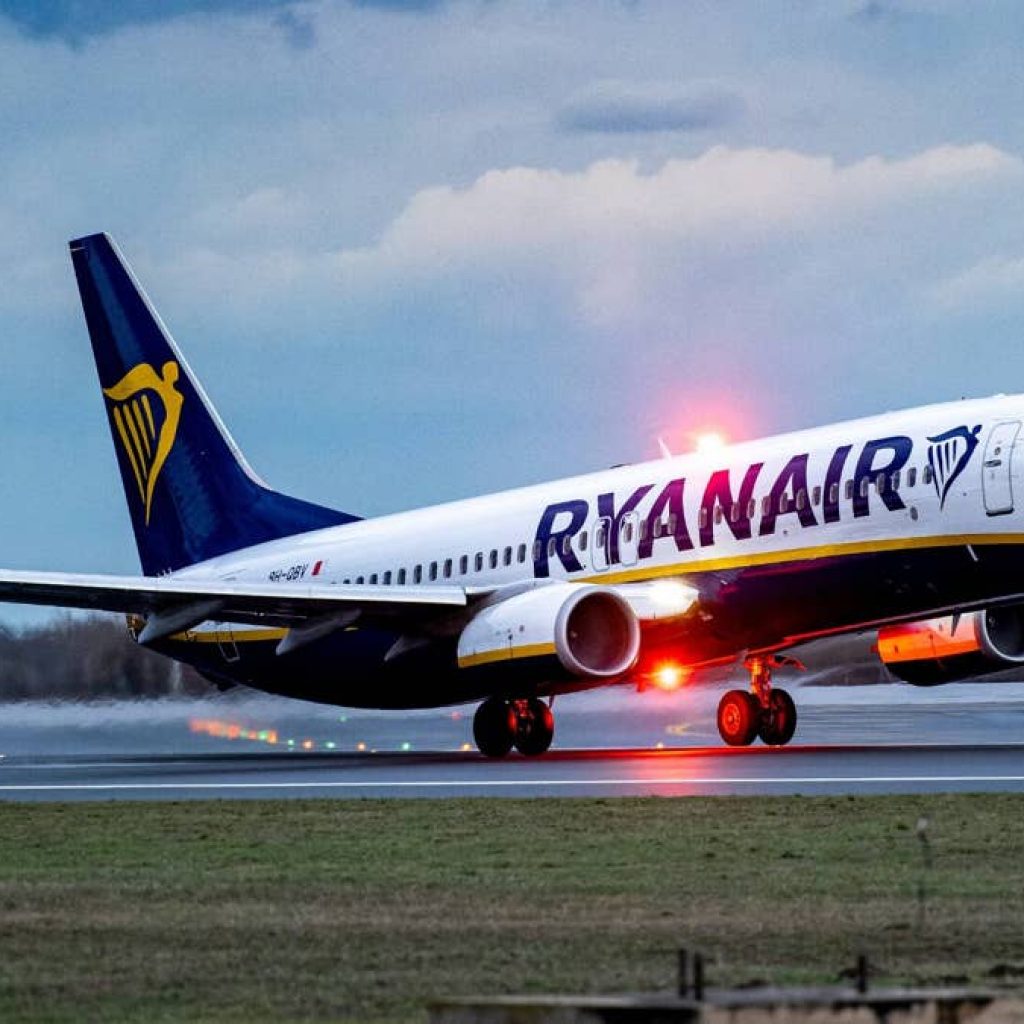 A European low-cost airline keeps insulting Americans
