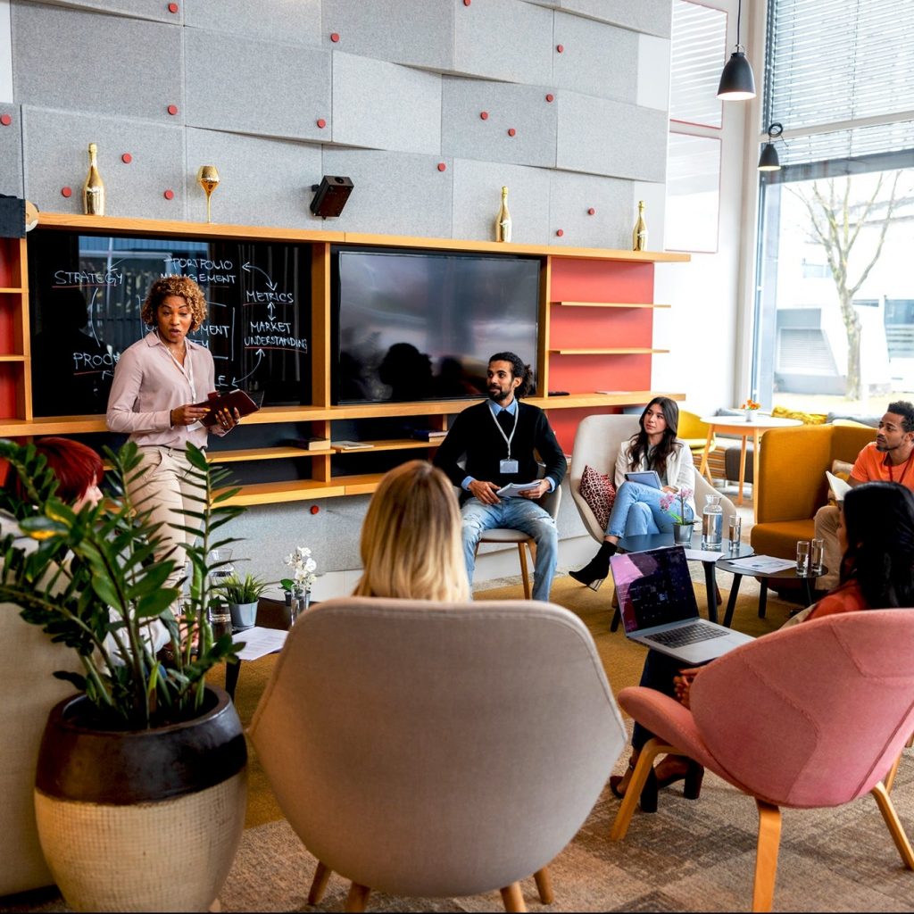 4 Ways to Turn Your Employee Training into a Market Advantage