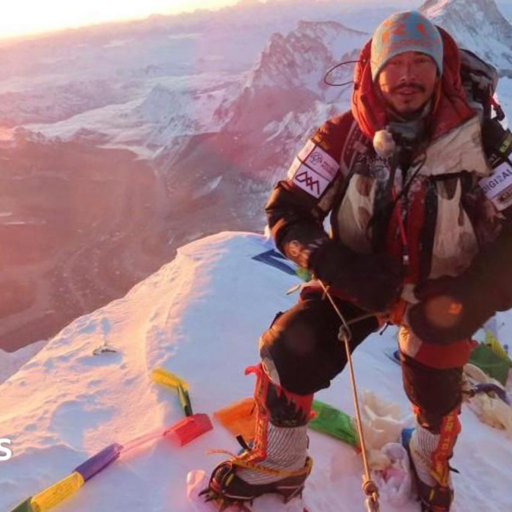 How a generation of record-setting guides died in a disaster
that killed a climbing legend