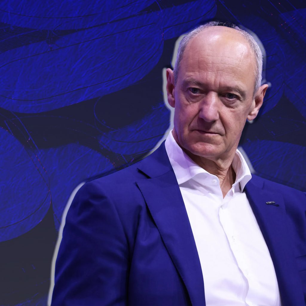 He Runs a $251 Billion Company and Responds to Emails with Just 2 Letters: ‘I Value Efficiency’