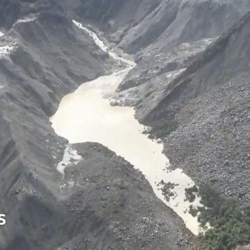 ‘High risk’ of lake breaching and causing second flood,
warns China
