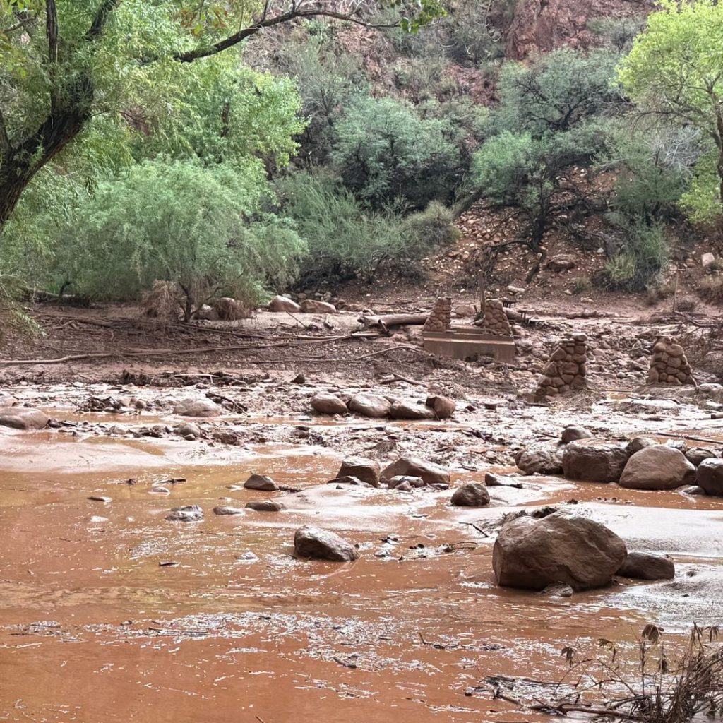 Grand Canyon flash floods leave one dead and 15
missing