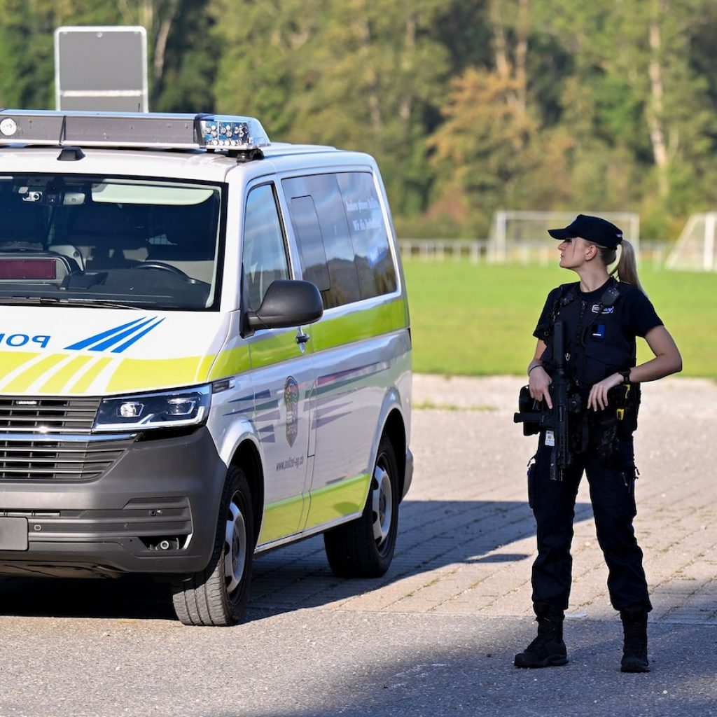 1 killed, 5 injured in Swiss shooting, police say
