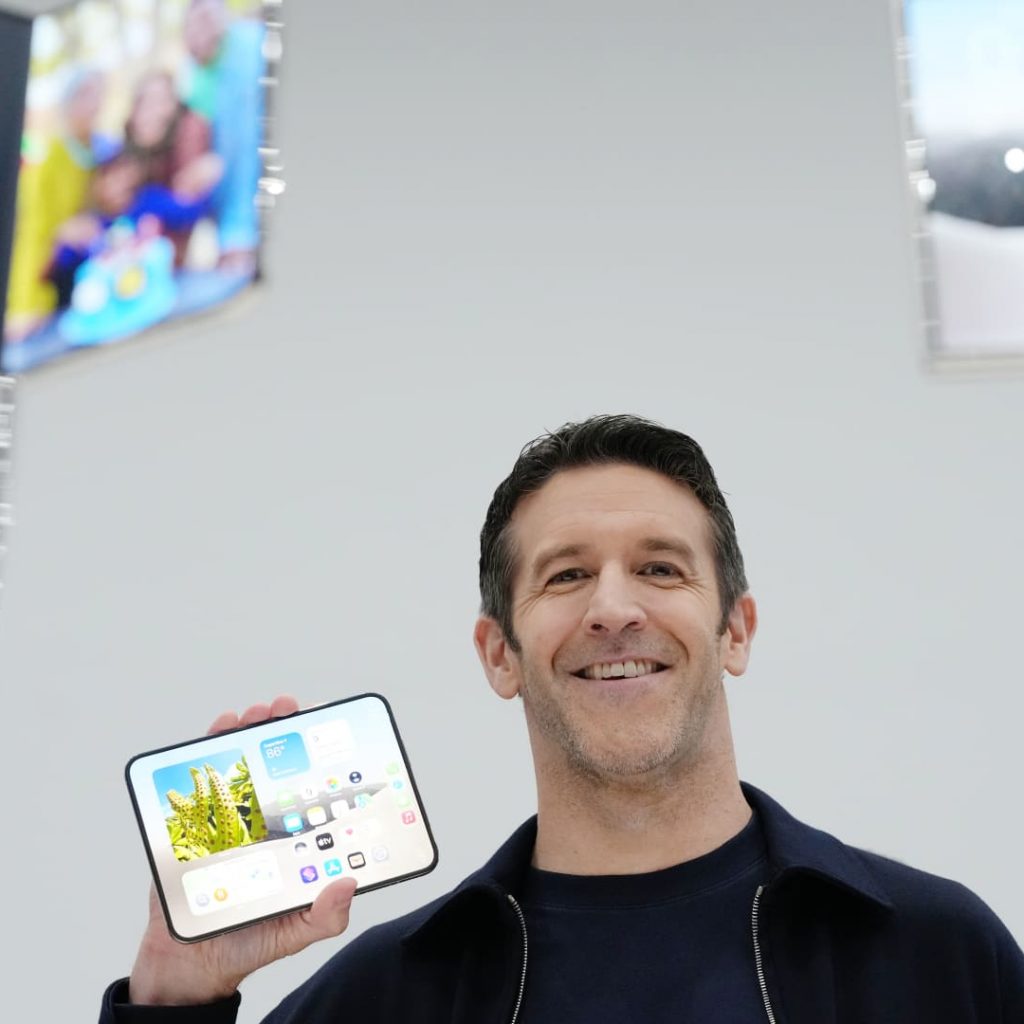 CNBC Daily Open: Apple’s new iPhone bends. Bond vigilantes,
not so much