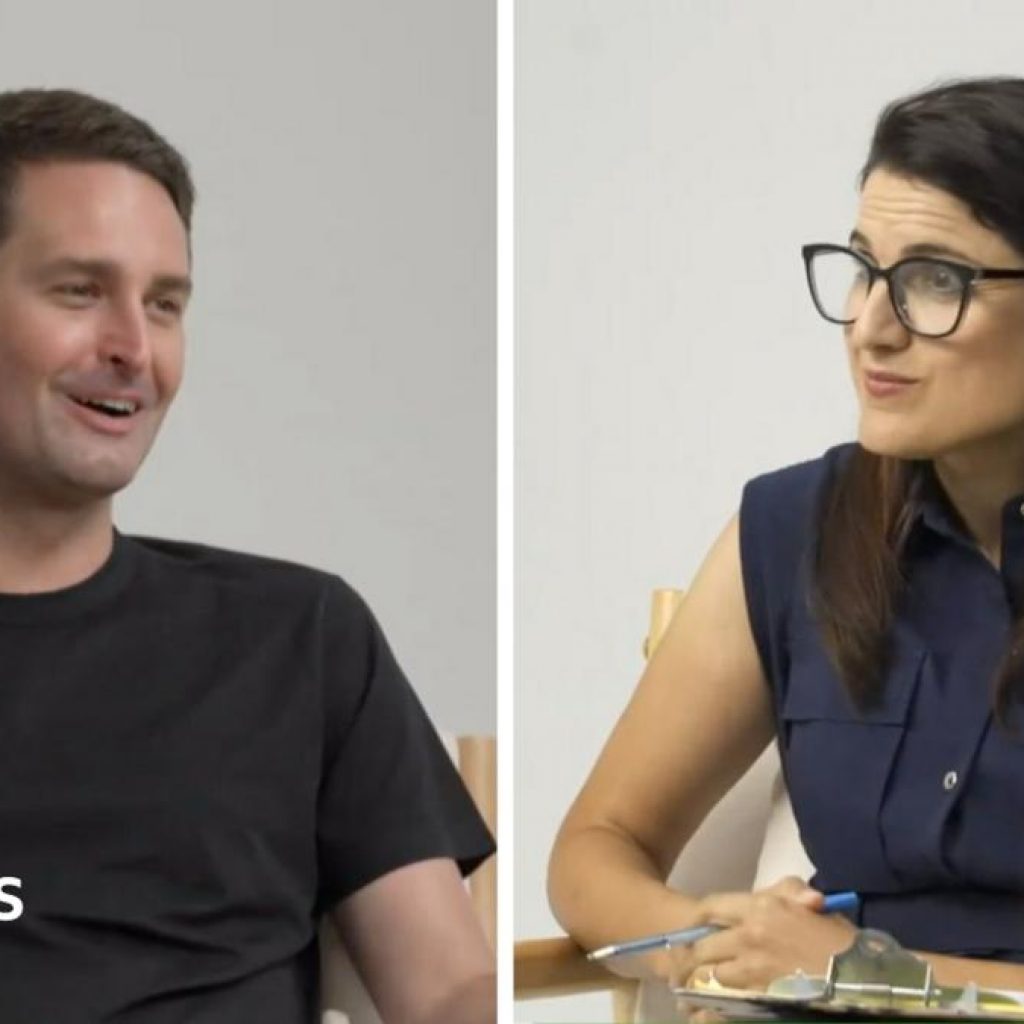 Snapchat open to putting time limits on teens, boss tells
BBC