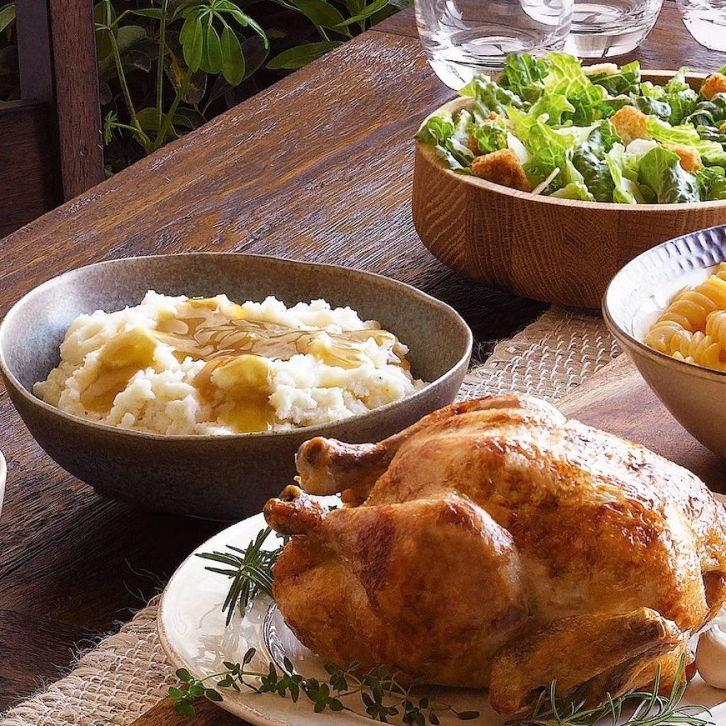 5 Restaurant Chains With the Best Roast Chicken and Gravy, According to Diners