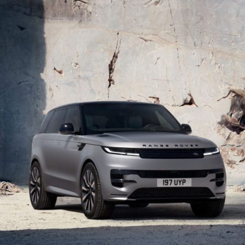 2028 Range Rover Sport Electric Brings 542 HP and More
Athletic EV Performance