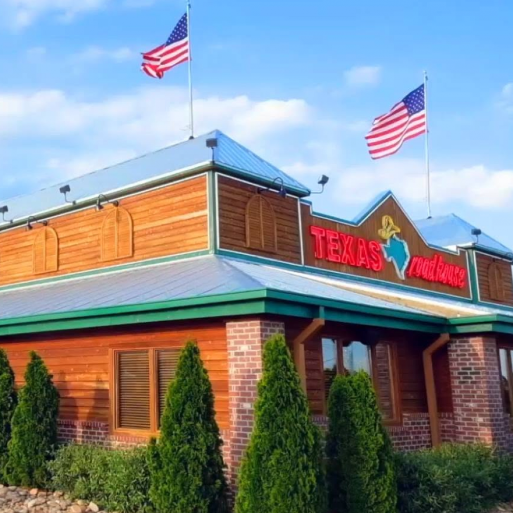 5 Steakhouse Chains With the Best Prime Rib and Caesar Salad, According to Diners