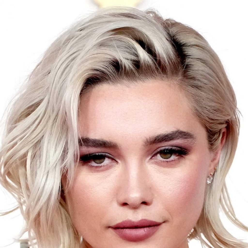 Florence Pugh Shares Rare Update About Dating Finn
Cole