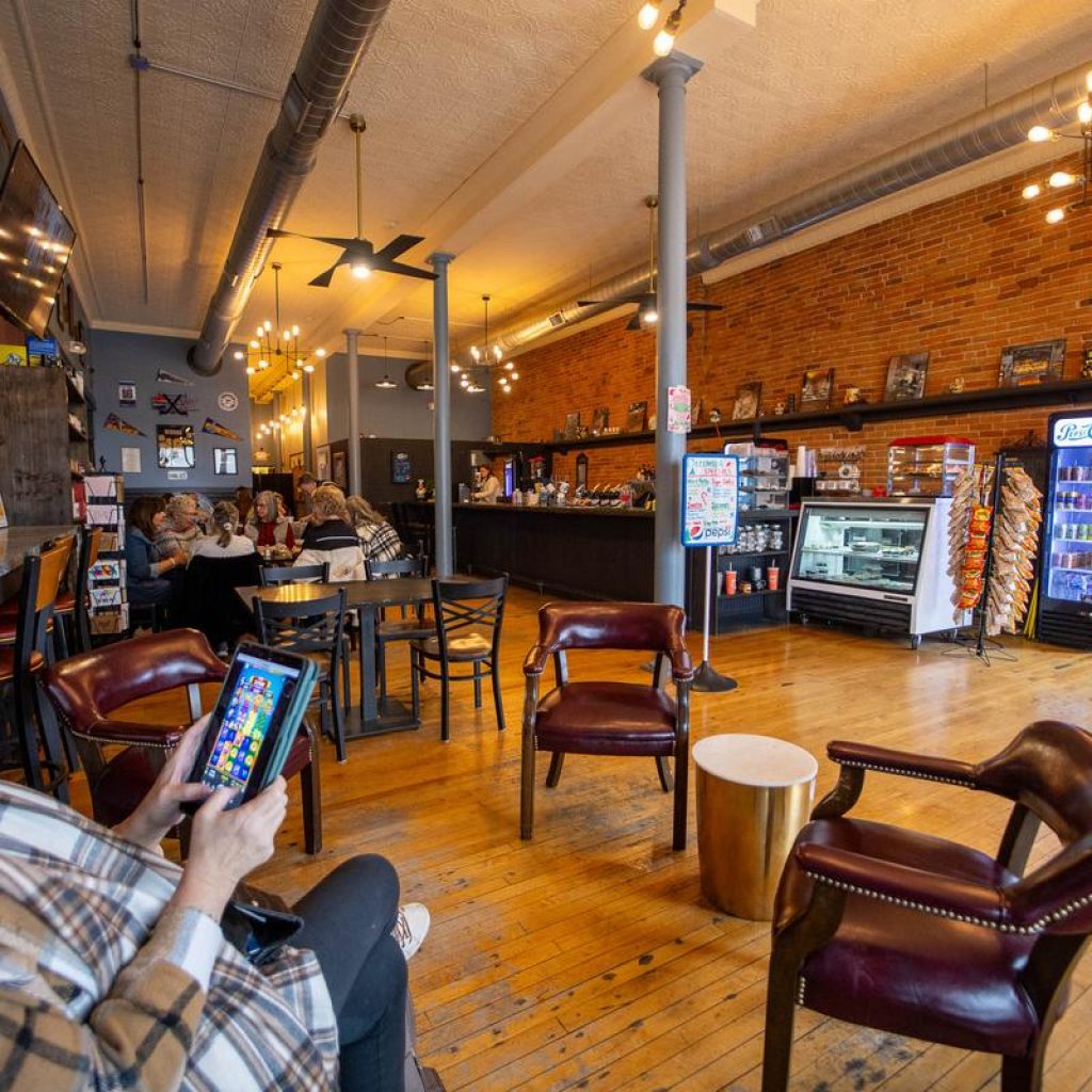 Now Accepting Bitcoin: Coljac Café Bitcoin Hub with 40+
Nearby Missouri Merchants