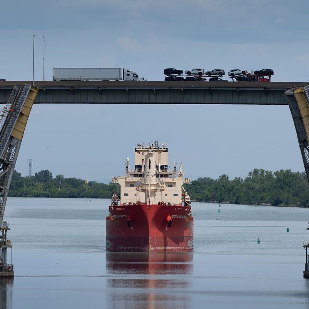 Canada’s economy stalls after three months of expansion