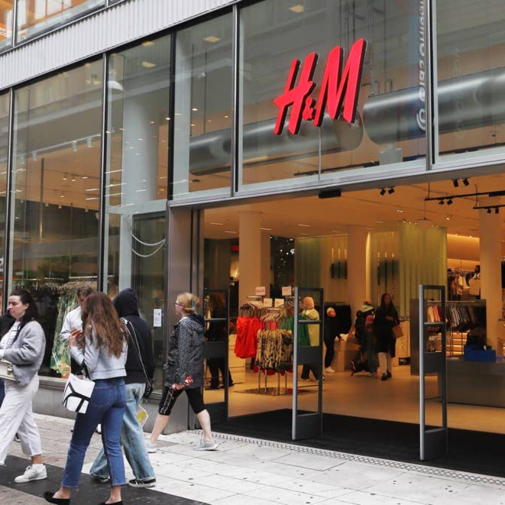 Fashion retailer makes major holiday move after clothing shortage