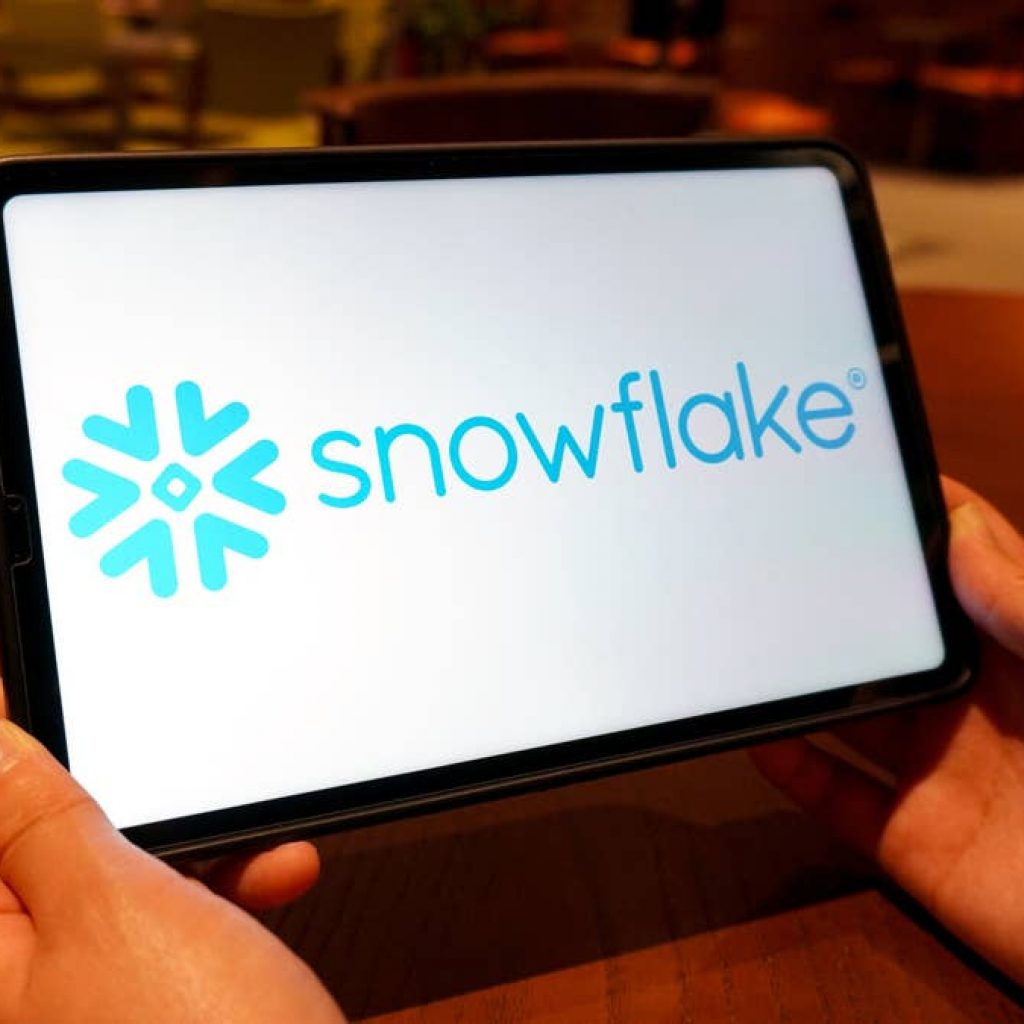 Snowflake Inc. Q2 2027 Earnings: Live Updates of $SNOW Earnings Call, Forecast