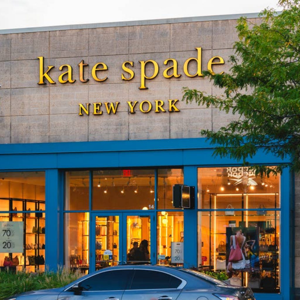 Kate Spade Outlet’s bestselling $329 crossbody bag is 81% off in 5 colors