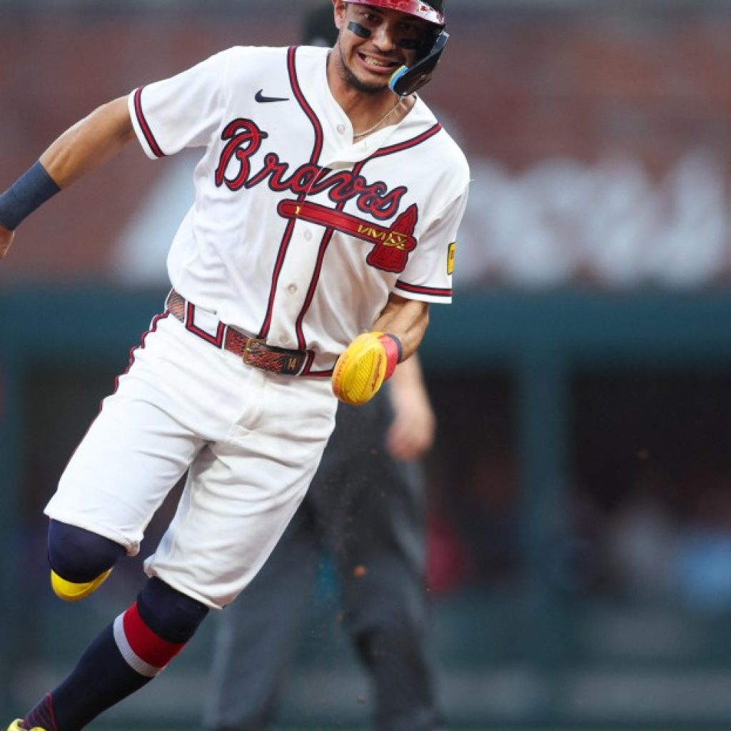 Mauricio Dubón back at shortstop for Sunday matinee at
Phillies