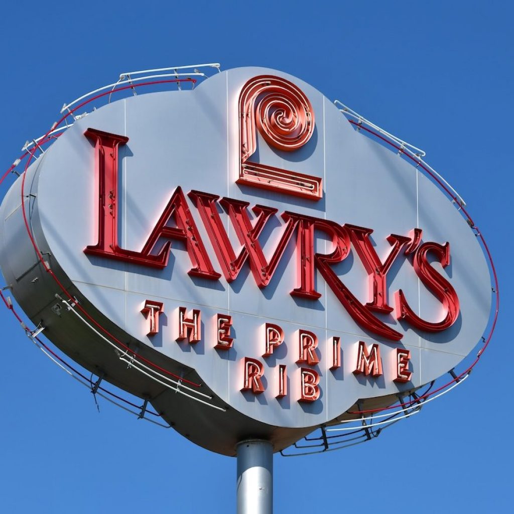 5 Steakhouse Chains With the Best Prime Rib and Fries, According to Diners