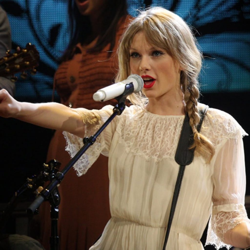 Taylor Swift fans lower climate concerns to justify star’s carbon footprint