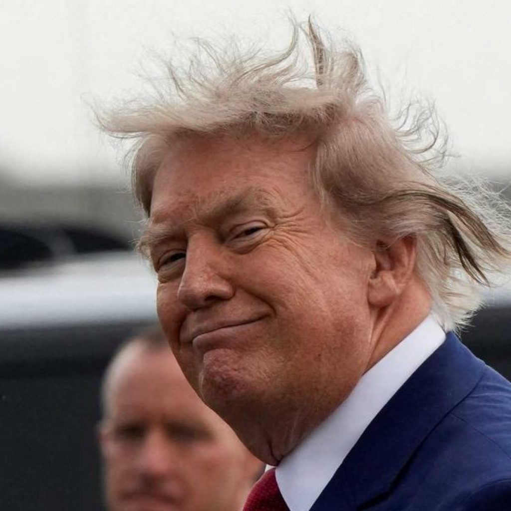 ‘Like the guy screaming by the freeway’: Experts aren’t
buying Trump’s power
