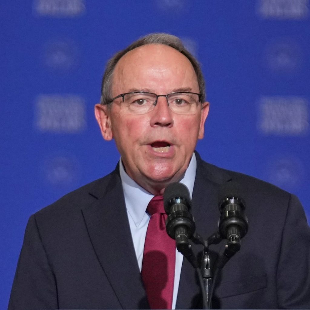 Wisconsin congressman swims to safety after plane makes
emergency landing in a lake