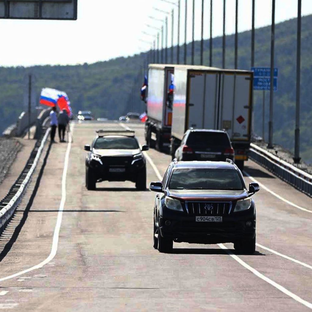 Russia and North Korea open the first road link across
shared border