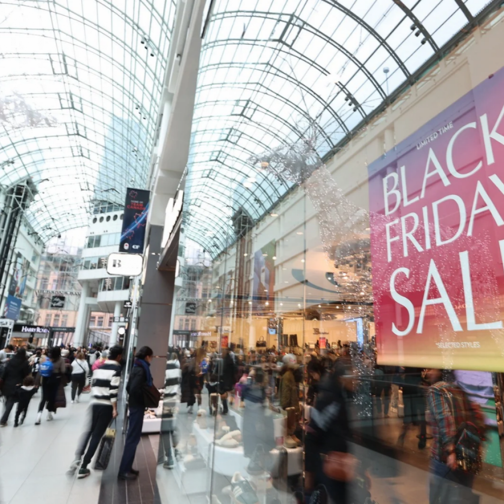 ‘Fragile’ consumers expected to spend less this holiday season