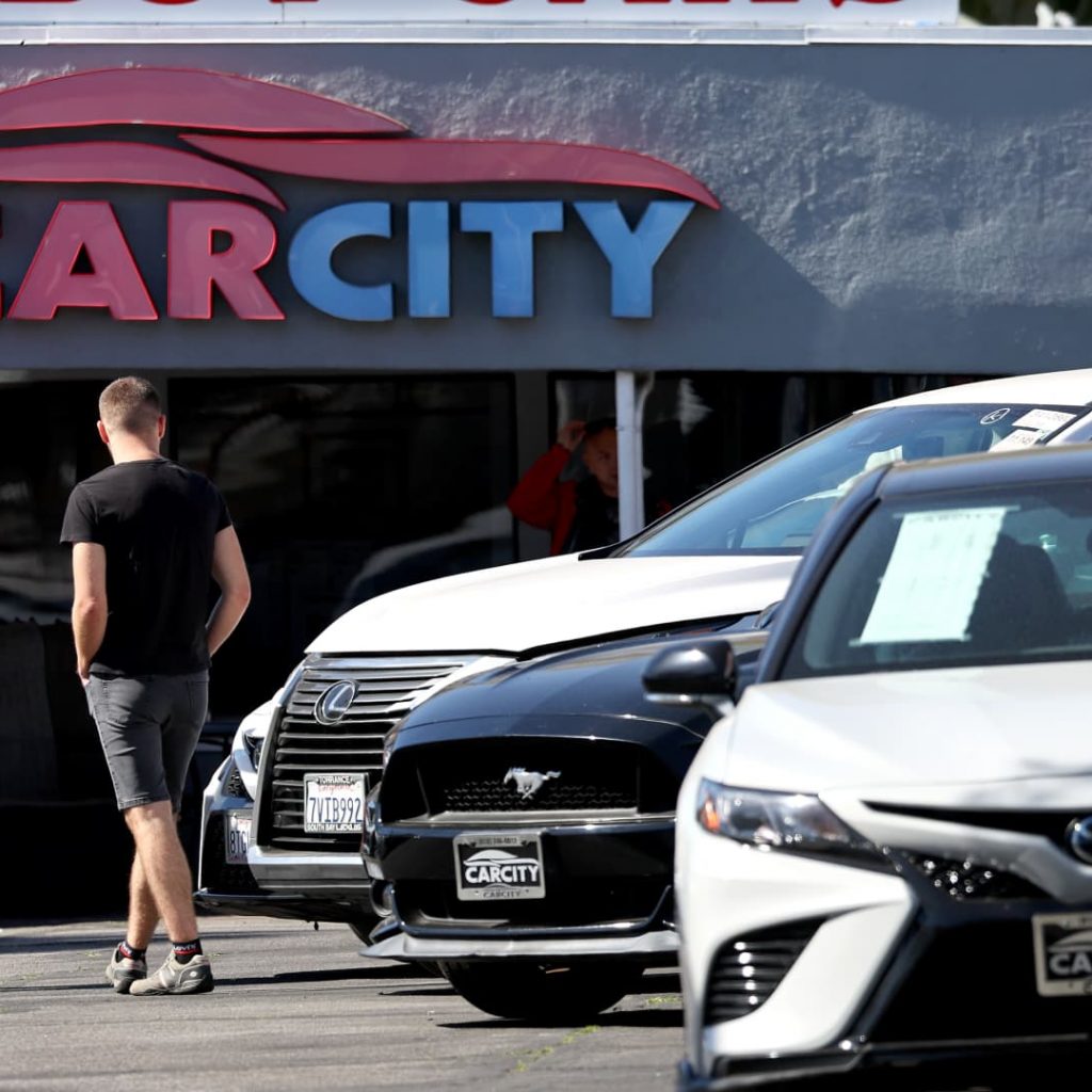 Used car prices fall in Q3, while demand for fuel-efficient
vehicles grows