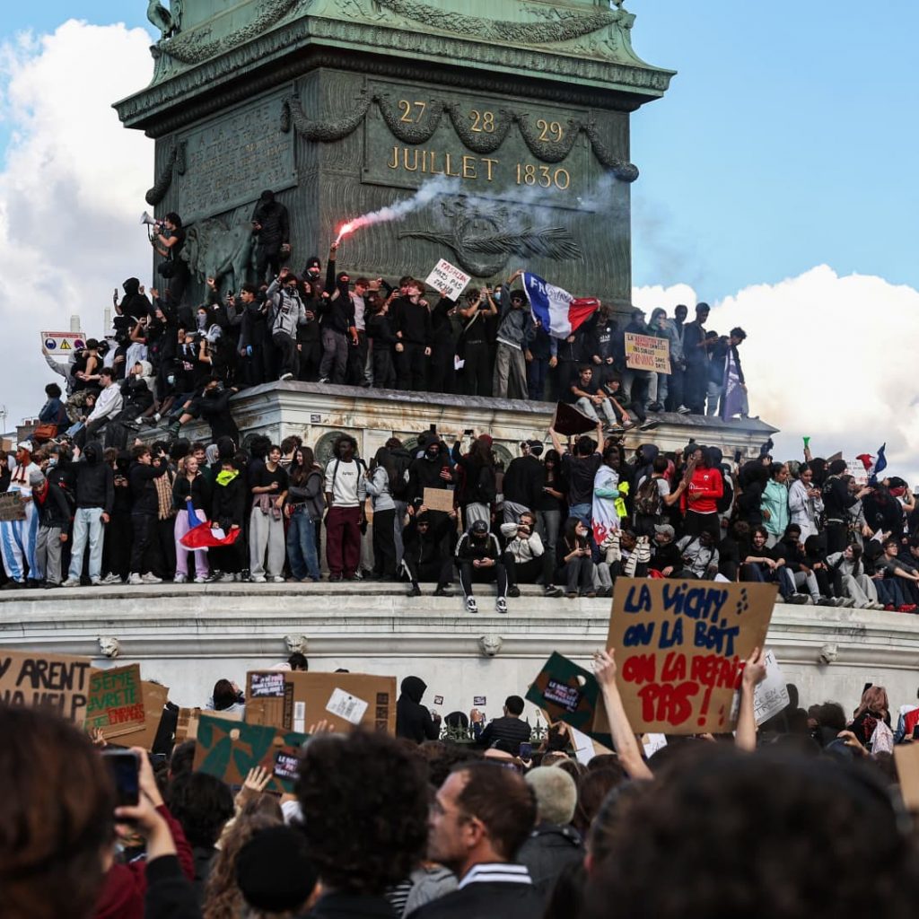 France is flashing euro crisis signals. This time, the fault
lines are different