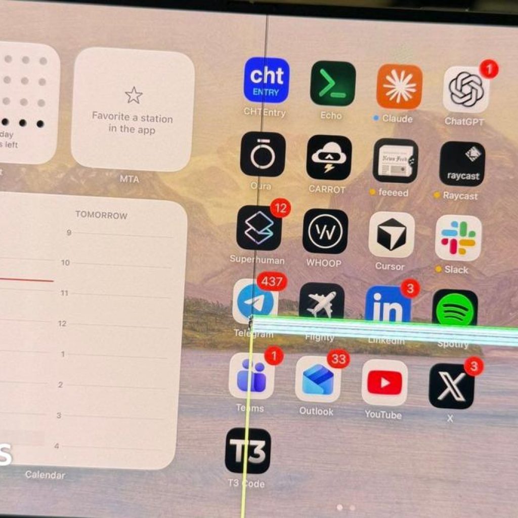 Apple says it will replace iPhone Duo handsets with screen
problems